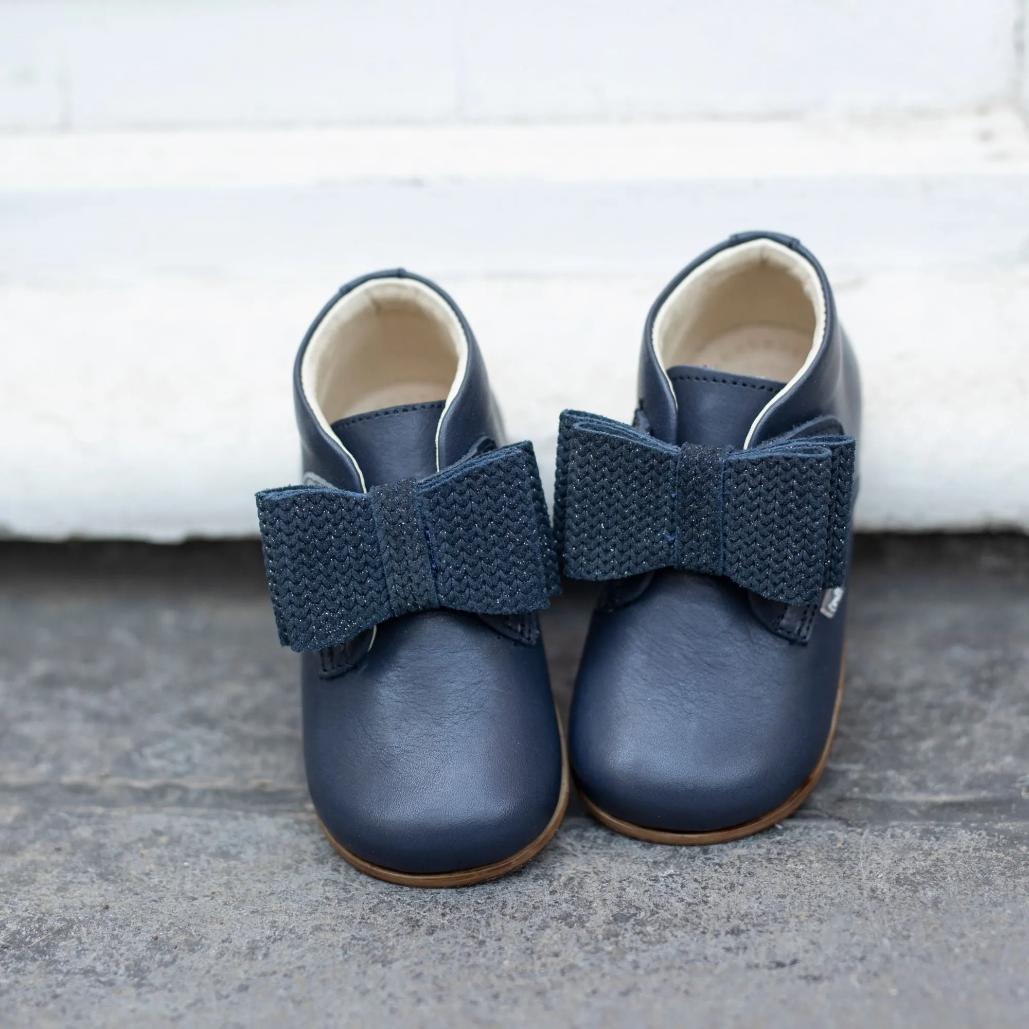 (1899-15) Emel blue bow velcro