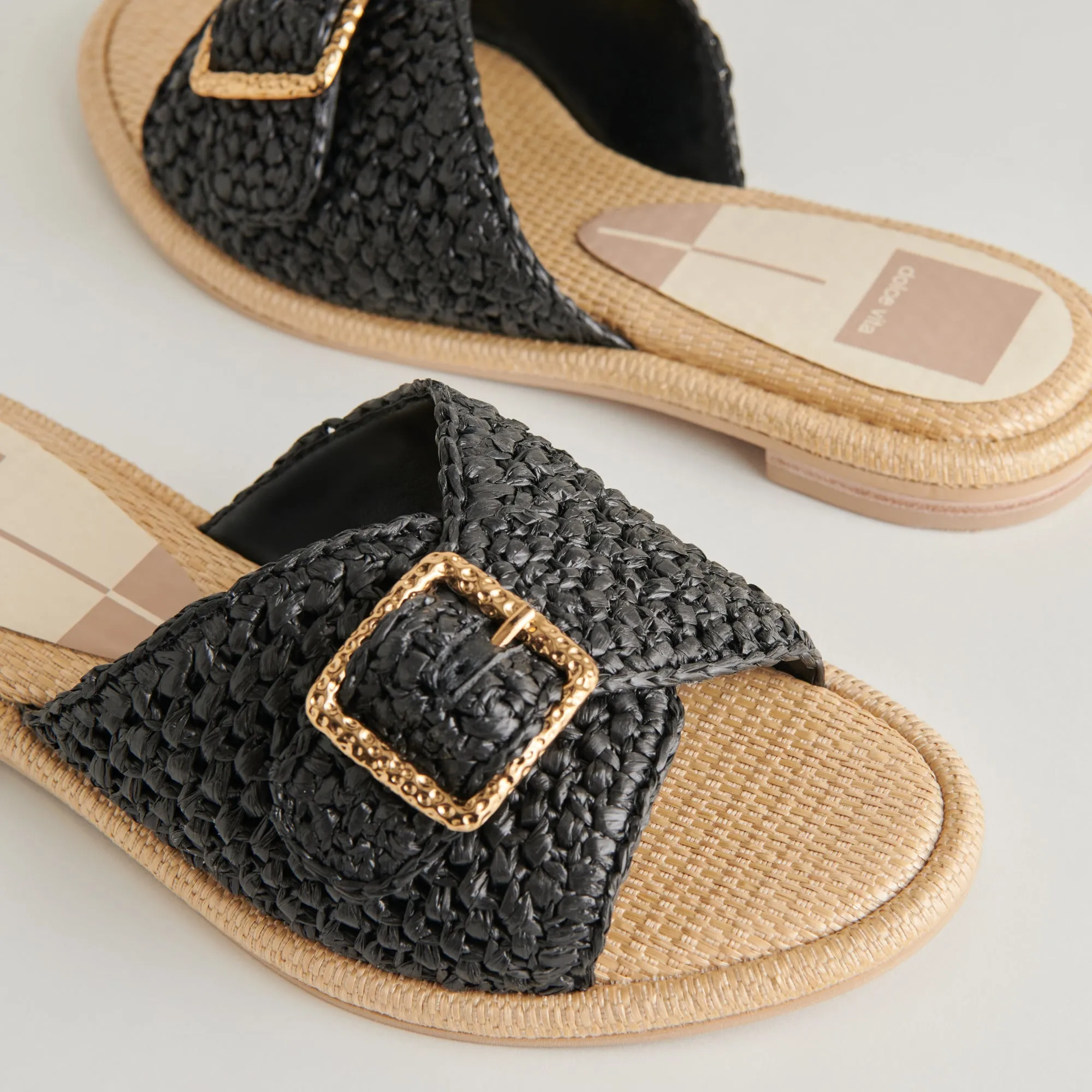 ALONZO SANDALS ONYX RAFFIA