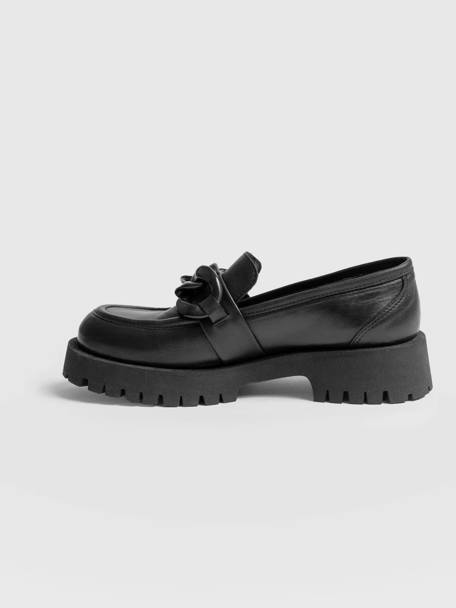 Chain Loafer - Black